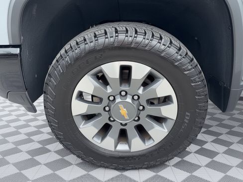 Used 2024 Chevrolet Silverado 2500 Custom w/ Custom Value Package AWD/4WD image 13