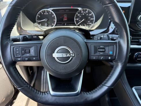 Used 2024 Nissan Pathfinder SV AWD/4WD image 18