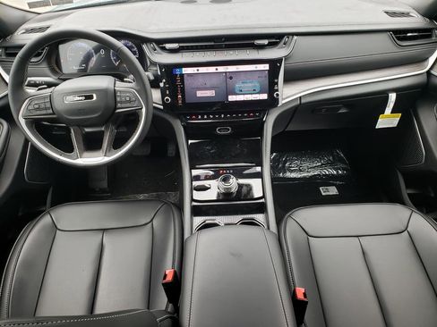 New 2026 Jeep Grand Cherokee Limited AWD/4WD image 12