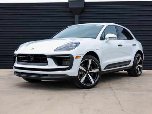 Certified 2026 Porsche Macan S AWD/4WD image 1