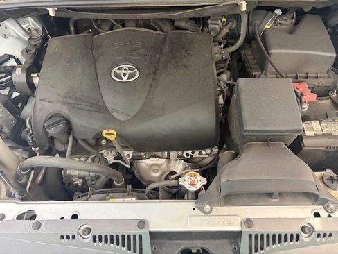 Used 2019 Toyota Sienna XLE FWD image 34