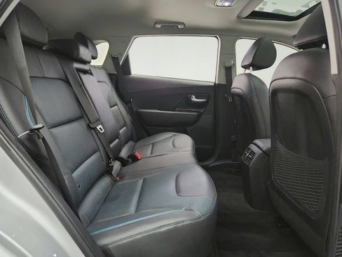 Used 2020 Kia Niro EX Premium FWD image 32