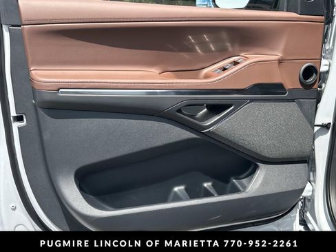 New 2026 Lincoln Navigator Reserve AWD/4WD image 10