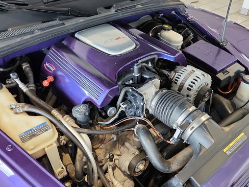 Used 2004 Chevrolet SSR w/ Preferred Equipment Group image 7