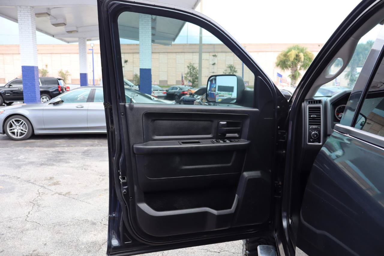 Used 2016 RAM 1500 Express RWD image 12
