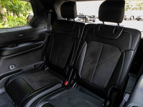 Used 2023 Jeep Grand Cherokee L Laredo image 22