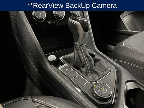 Used 2023 Volkswagen Taos SE w/ Panoramic Sunroof Package AWD/4WD image 15