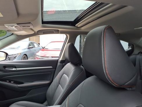 Certified 2025 Nissan Altima 2.5 SR w/ SR Premium Package image 6