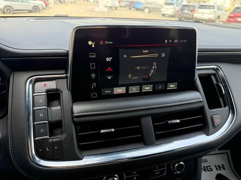 Used 2022 GMC Yukon XL SLT w/ SLT Luxury Package AWD/4WD image 16