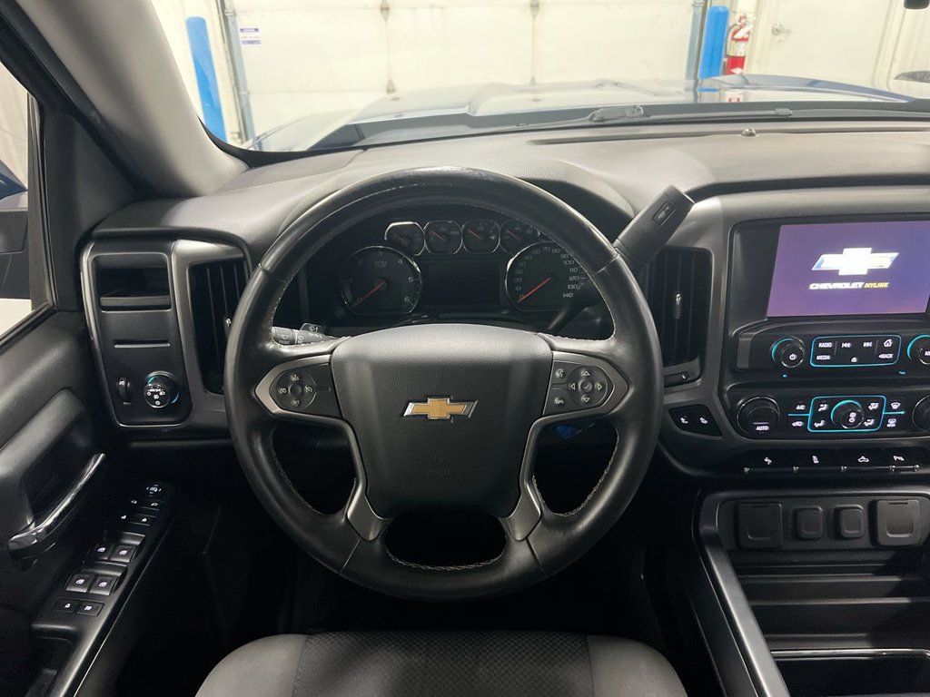 Used 2018 Chevrolet Silverado 1500 LT w/ All Star Edition RWD image 11