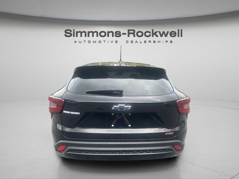 Used 2024 Chevrolet Trax RS w/ Driver Confidence Package FWD image 4