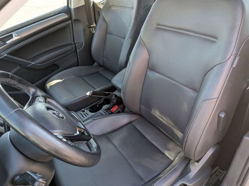 Used 2015 Volkswagen Golf TDI S FWD image 9