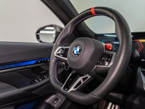 Used 2025 BMW M5 w/ Carbon Package image 65