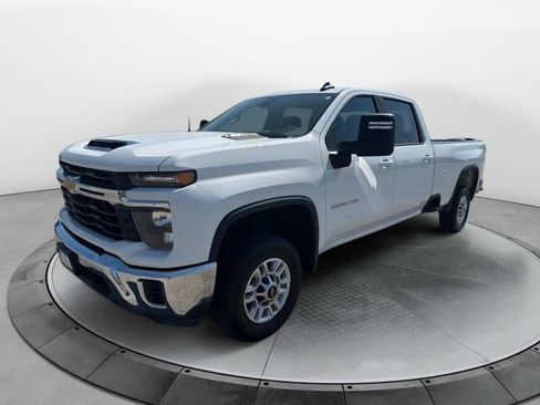 Used 2024 Chevrolet Silverado 2500 LT image 6