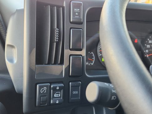 New 2024 Chevrolet Low Cab Forward image 23