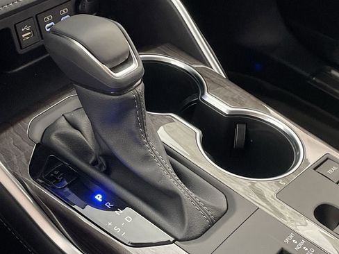 New 2026 Toyota Highlander Platinum image 23