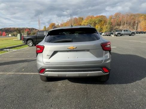New 2026 Chevrolet Trax LT image 7