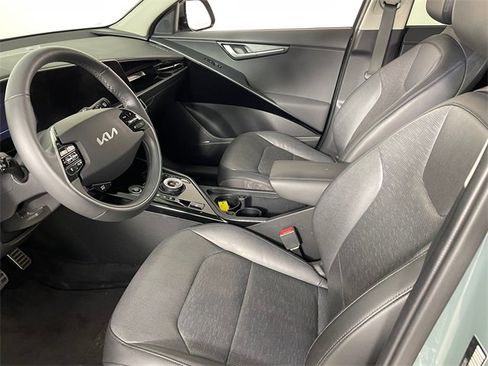 Used 2023 Kia Niro Wave image 2