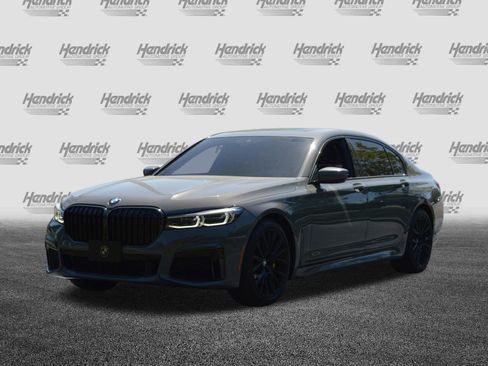 Used 2022 BMW 740i w/ M Sport Package image 6