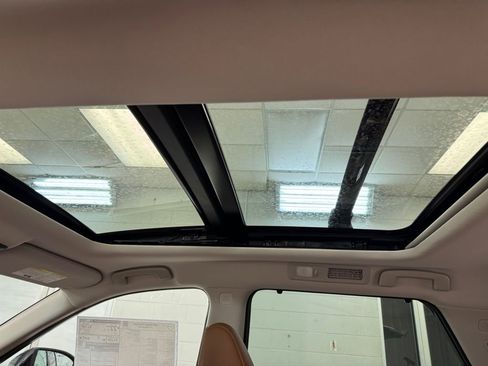 New 2026 Nissan Pathfinder Platinum image 17