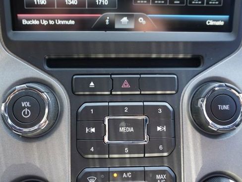 Used 2015 Ford F250 Platinum w/ FX4 Off-Road Package AWD/4WD image 28