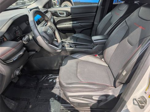 Used 2023 Jeep Compass Trailhawk AWD/4WD image 17