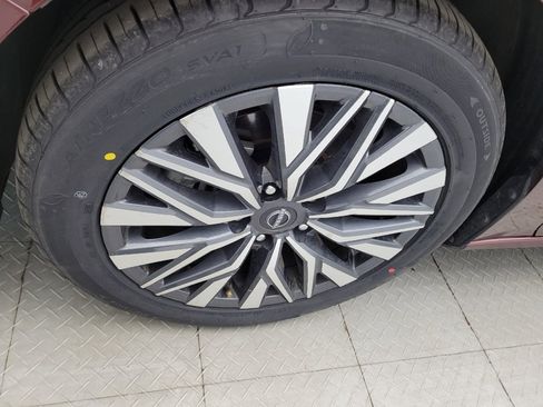 Used 2024 Nissan Altima 2.5 SV image 31