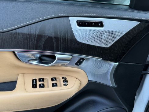 Used 2021 Volvo XC90 T8 Inscription w/ Protection Package Premier image 14