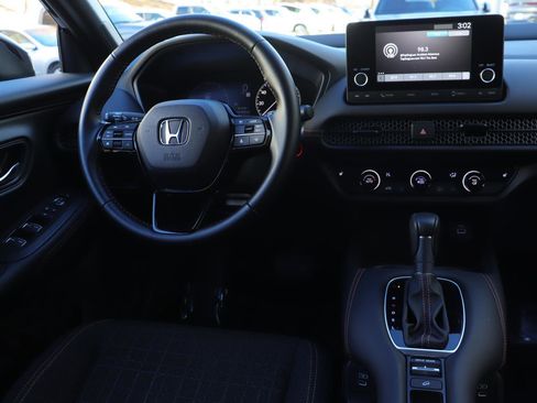 Used 2025 Honda HR-V Sport image 20