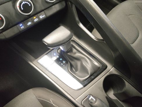 Used 2025 Hyundai Elantra SE image 26