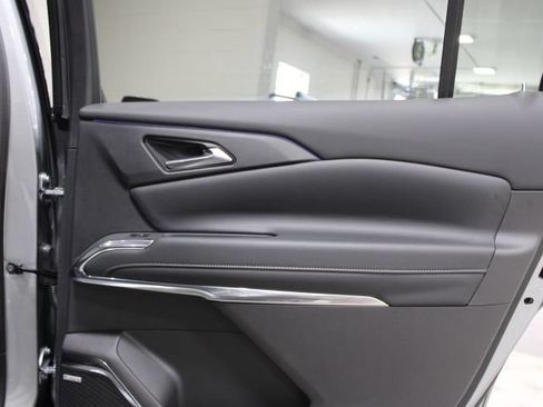 Used 2026 Chevrolet Traverse High Country w/ LPO, Floor Liner Package AWD/4WD image 28