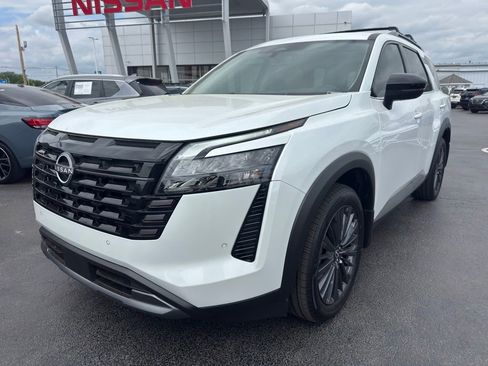 New 2026 Nissan Pathfinder SL AWD/4WD image 9