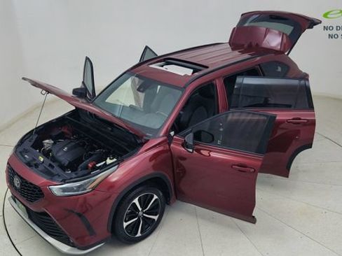 Used 2022 Toyota Highlander XSE AWD/4WD image 88
