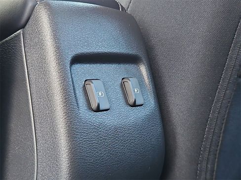 Used 2024 Nissan Kicks SV image 29