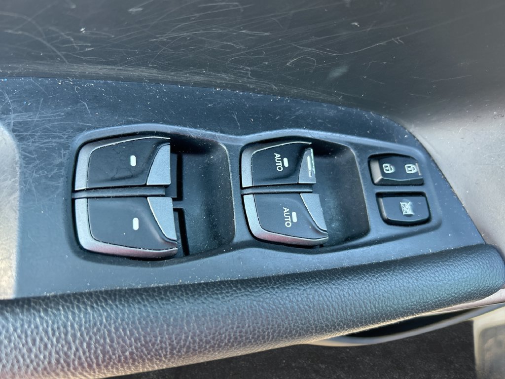 Used 2017 Hyundai Santa Fe SE FWD image 13