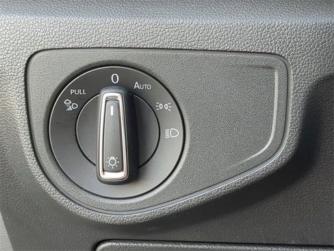 Used 2022 Volkswagen Atlas SE image 27