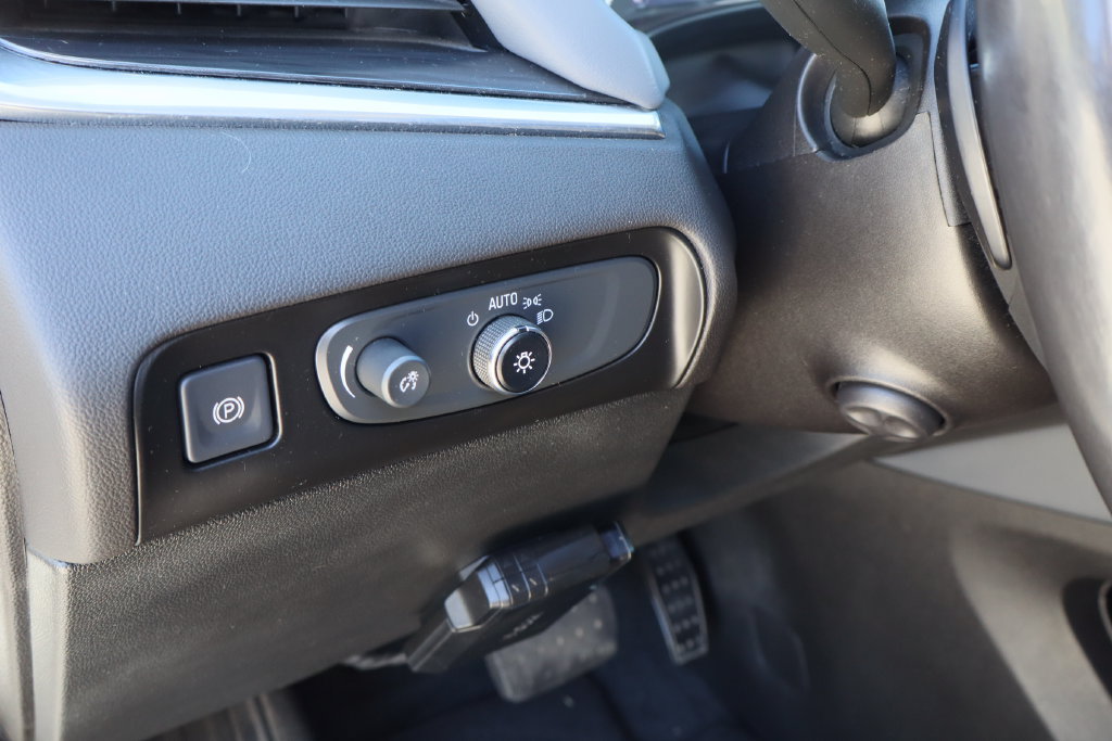 Certified 2021 Buick Enclave Premium w/ Sun and Sites Package FWD image 12