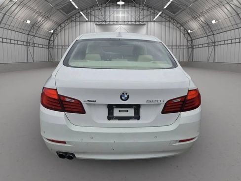 Used 2014 BMW 528i xDrive Sedan AWD/4WD image 3
