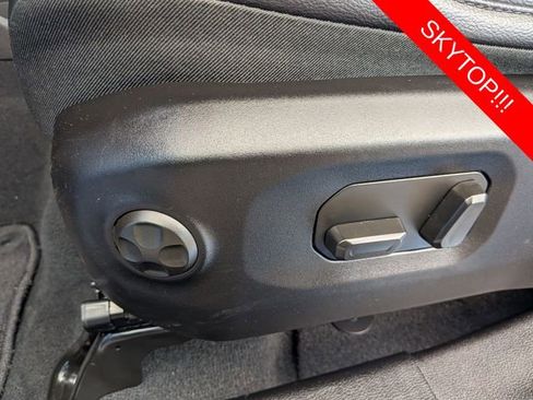 Certified 2024 Jeep Wrangler Unlimited Sahara w/ Technology Group AWD/4WD image 10