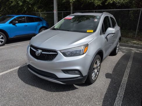 Used 2018 Buick Encore Sport Touring FWD image 5