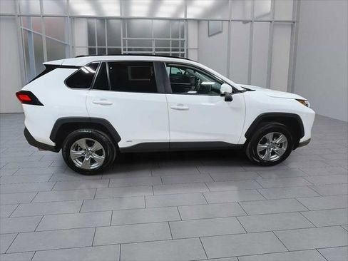 Certified 2025 Toyota RAV4 XLE AWD/4WD image 9