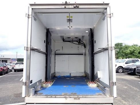Used 2023 Ford E-350 and Econoline 350 Super Duty RWD image 6