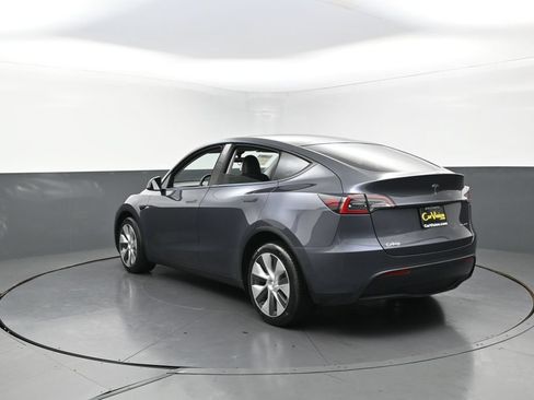 Used 2023 Tesla Model Y Long Range AWD/4WD image 5