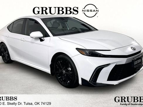 Used 2025 Toyota Camry SE w/ Multimedia Upgrade Package FWD image 1