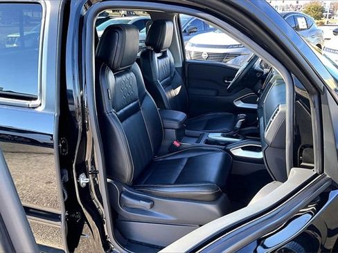 Certified 2024 Nissan Frontier SL image 27