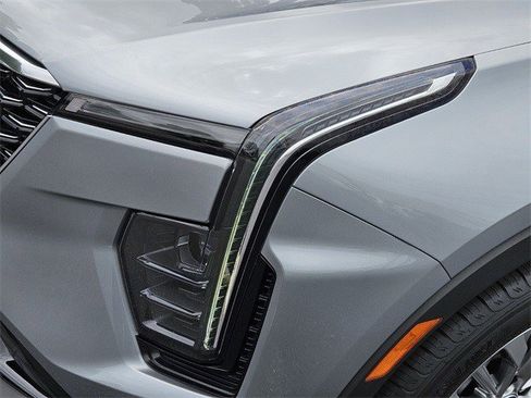 Certified 2024 Cadillac XT4 Premium Luxury image 10