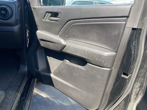 Used 2024 Chevrolet Colorado W/T RWD image 23