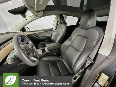 Used 2024 Tesla Model Y Long Range AWD/4WD image 21