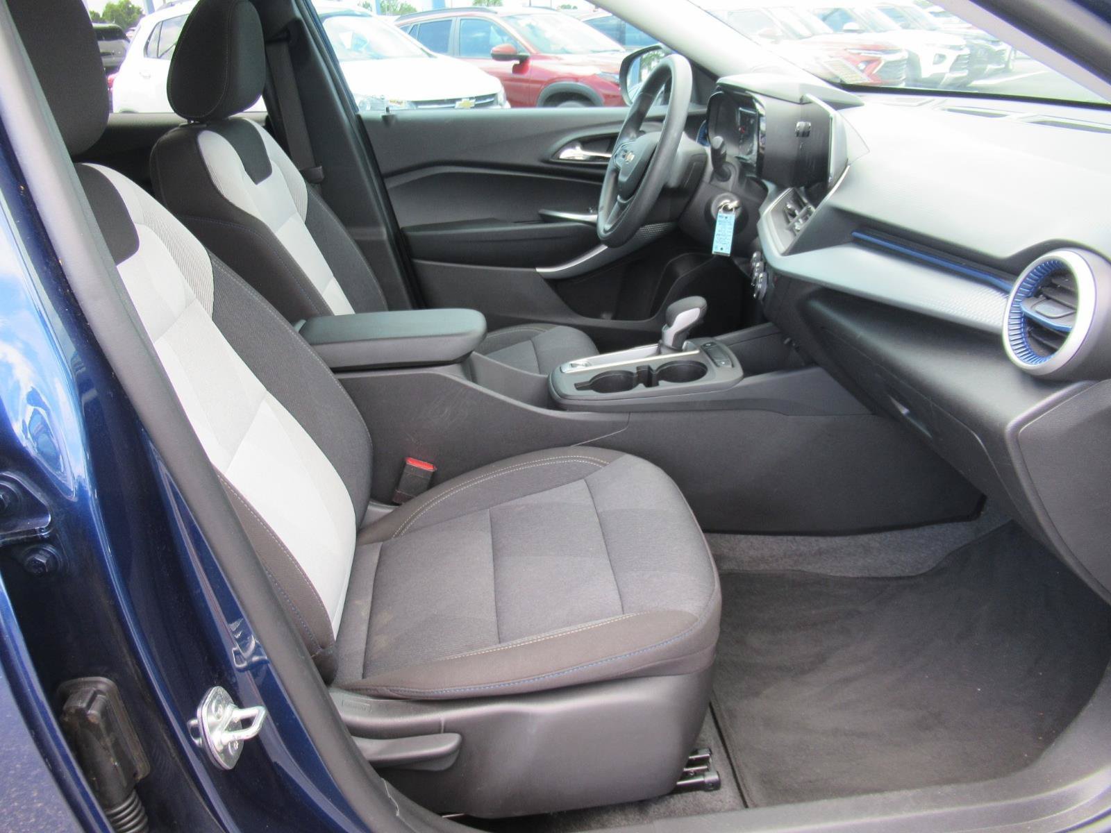 Certified 2024 Chevrolet Trax LS w/ LS Convenience Package FWD image 11