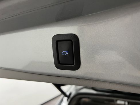 Used 2019 Toyota Highlander Plus image 17